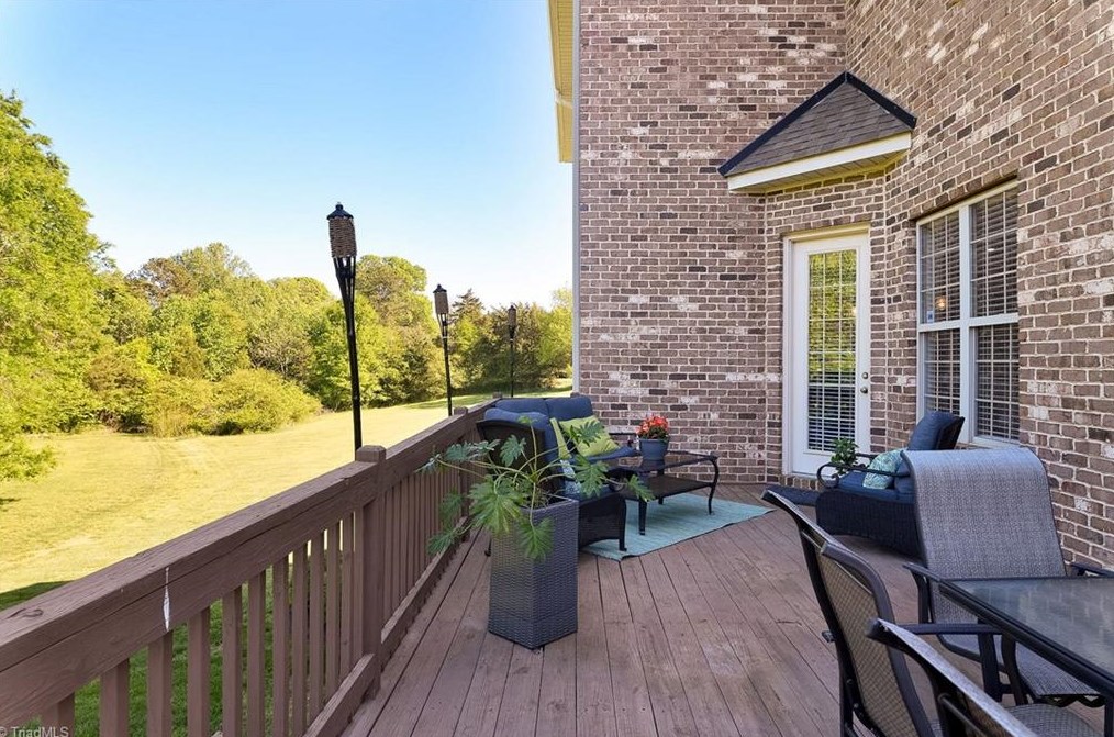 6090 Clopton Dr, Greensboro NC 27455-8373 exterior