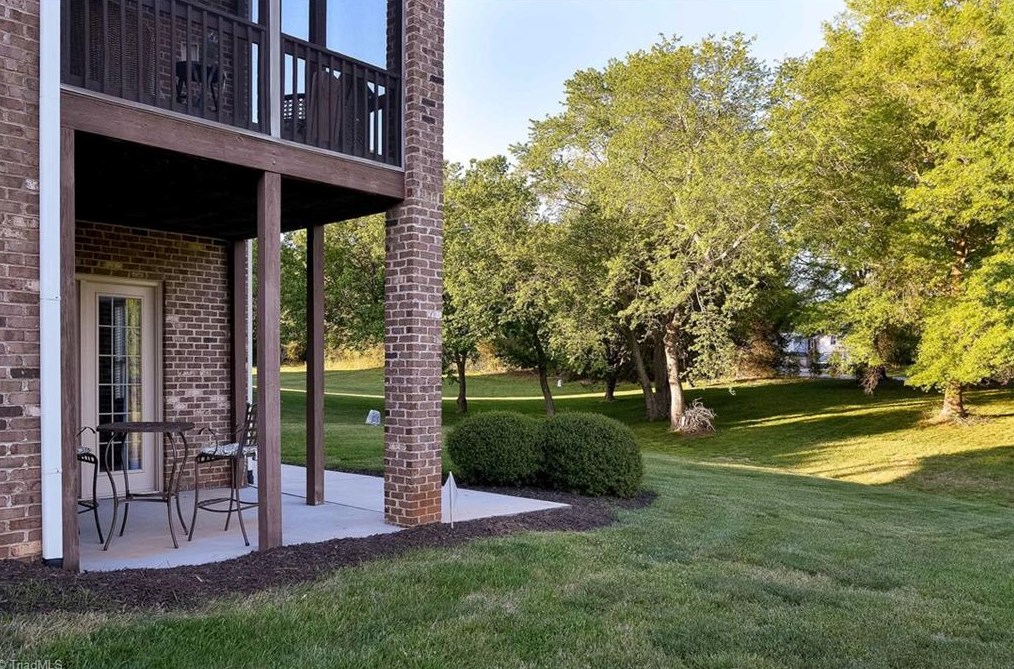 6090 Clopton Dr, Greensboro NC 27455-8373 exterior