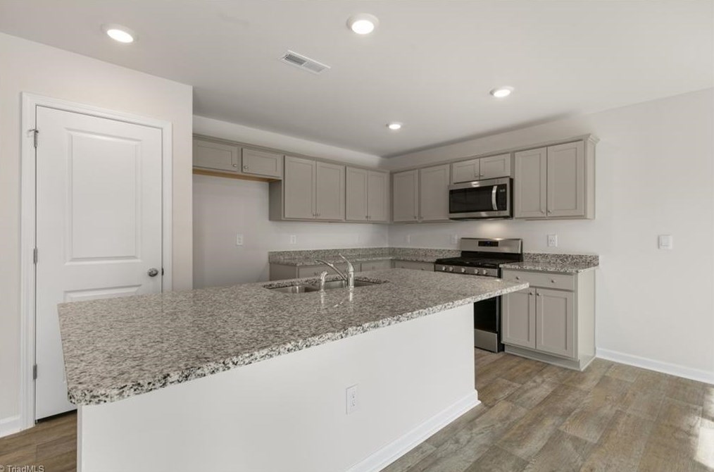 507 Oak Summit Rd #9, Winston Salem, NC 27105