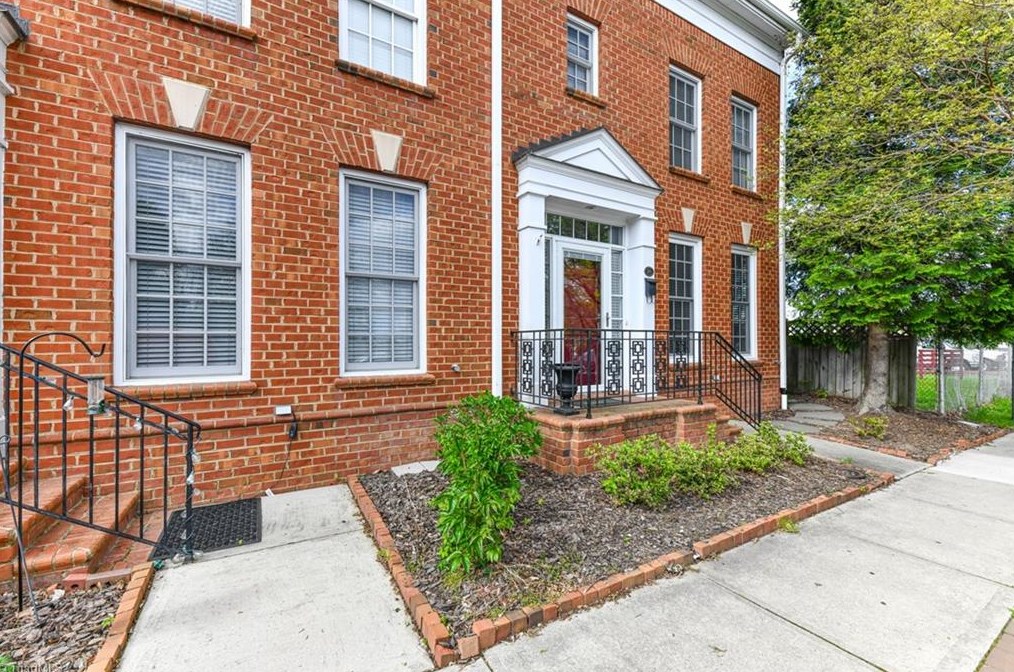 220 Martin Luther King Jr Dr, Greensboro, NC 27406-1519