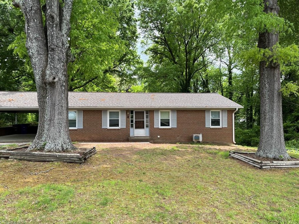 1040 Linger Rd, Winston Salem, NC 27127-4953