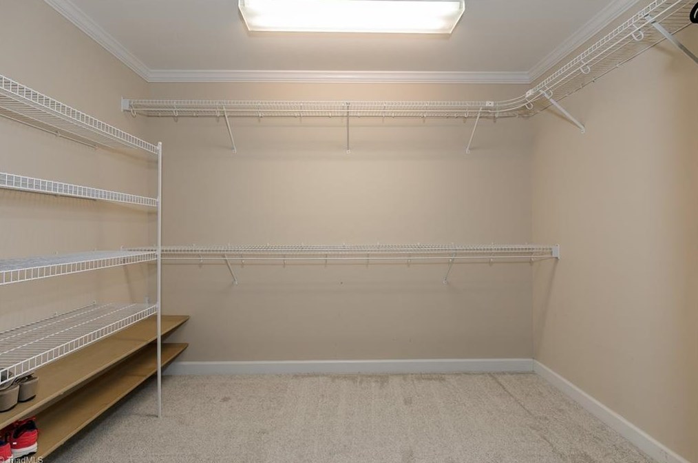 304 Tyndall Dr, Burlington NC  27215-8070 exterior