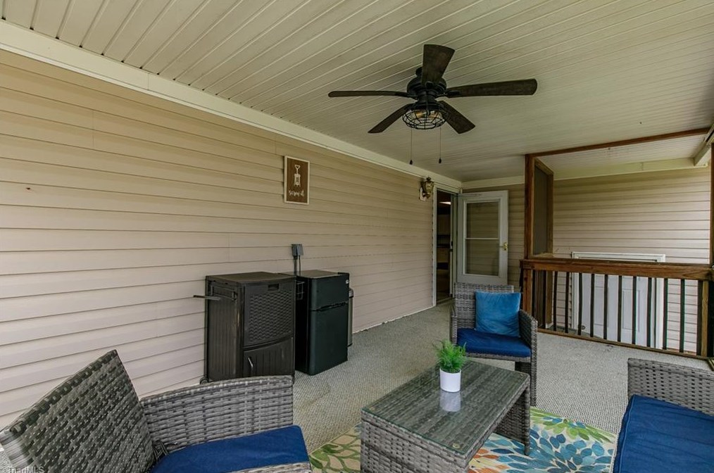 304 Tyndall Dr, Burlington NC  27215-8070 exterior