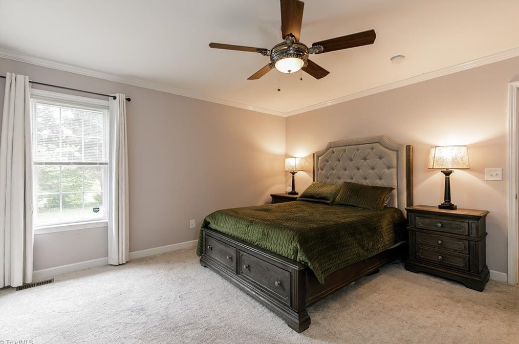 304 Tyndall Dr, Burlington NC  27215-8070 exterior