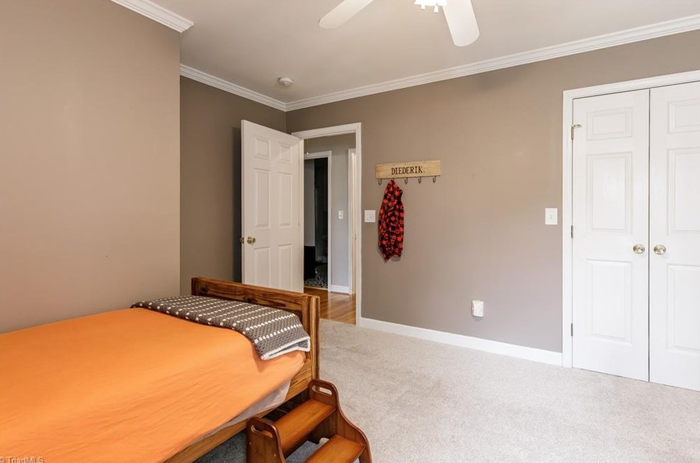 304 Tyndall Dr, Burlington NC  27215-8070 exterior