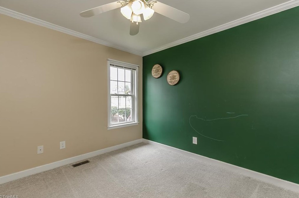 304 Tyndall Dr, Burlington NC  27215-8070 exterior