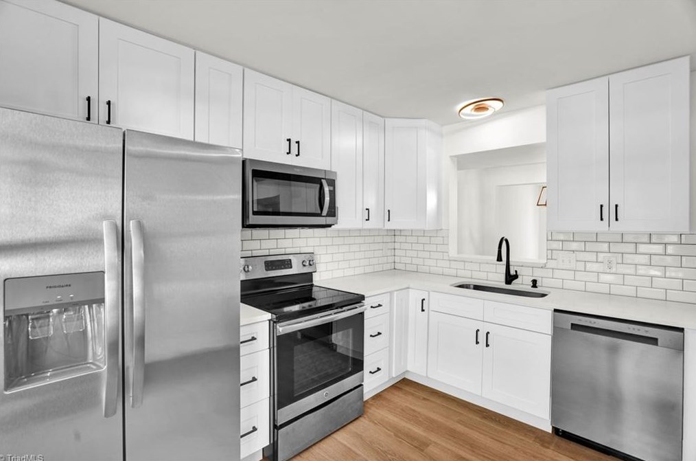 154 Luxon Pl, Cary NC 27513-4835 exterior