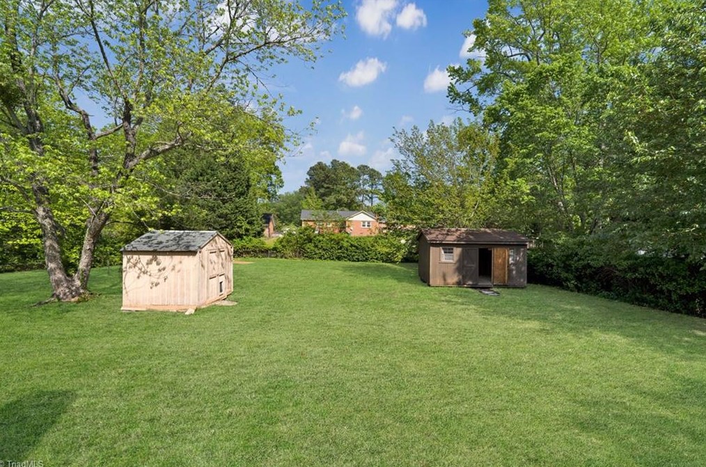 2629 Pine Lake Dr, Greensboro NC  27407-6618 exterior