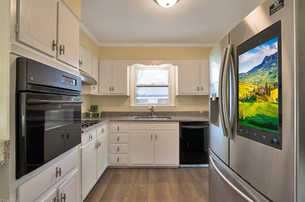 2629 Pine Lake Dr, Greensboro NC  27407-6618 exterior