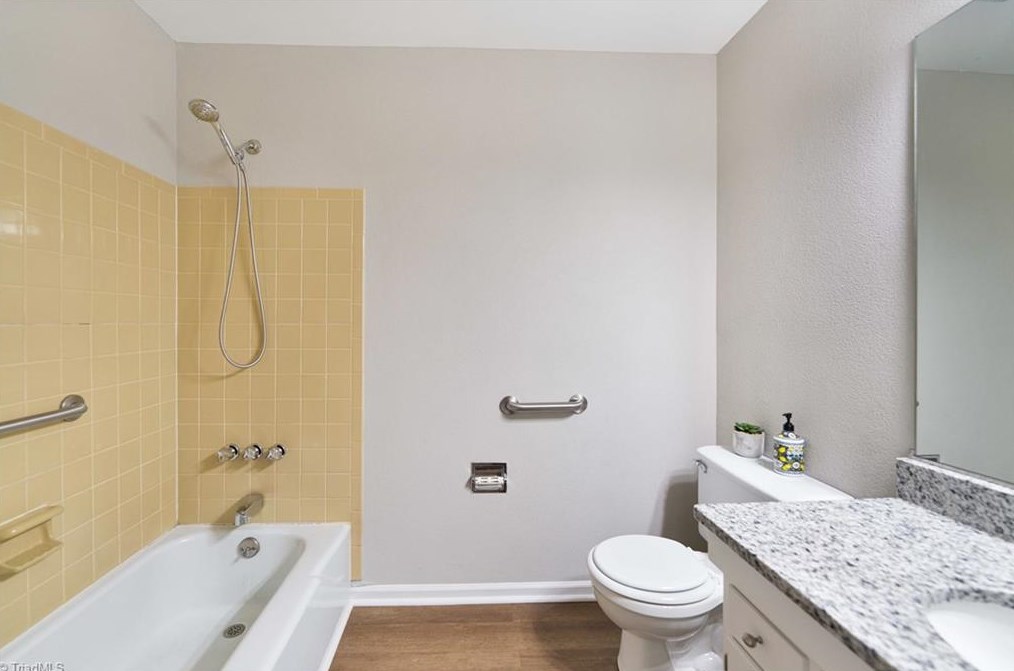 2629 Pine Lake Dr, Greensboro NC  27407-6618 exterior