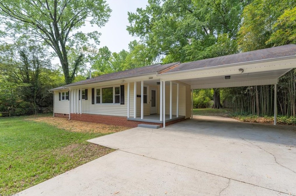 3403 Wilshire Dr, Greensboro NC  27408-2923 exterior