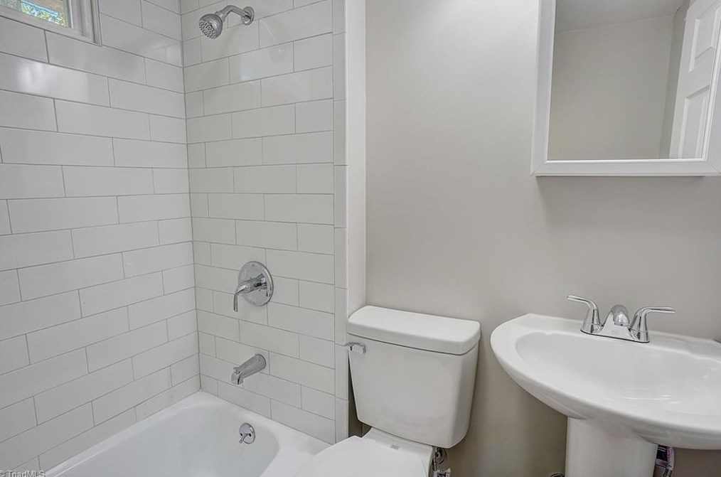 2311 Vandalia Rd, Greensboro NC  27406-6451 exterior