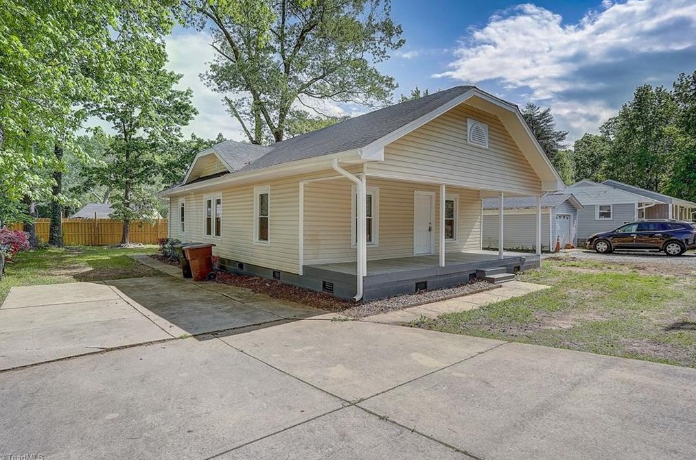 2311 Vandalia Rd, Greensboro NC  27406-6451 exterior