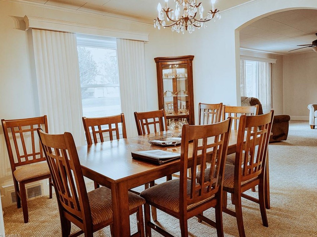 127 Pineview Dr, Mount Airy NC 27030-5145 exterior