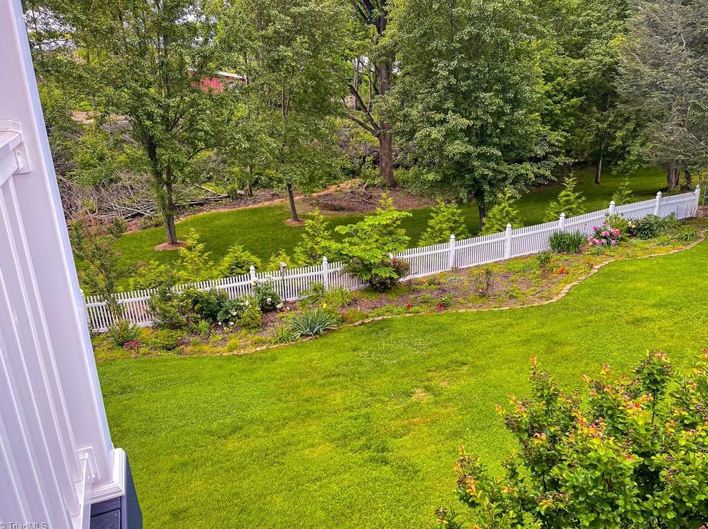 127 Pineview Dr, Mount Airy NC 27030-5145 exterior