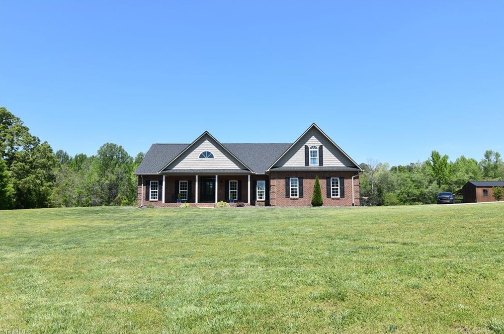 7755 E Holly Grove Rd, Thomasville, NC 27360