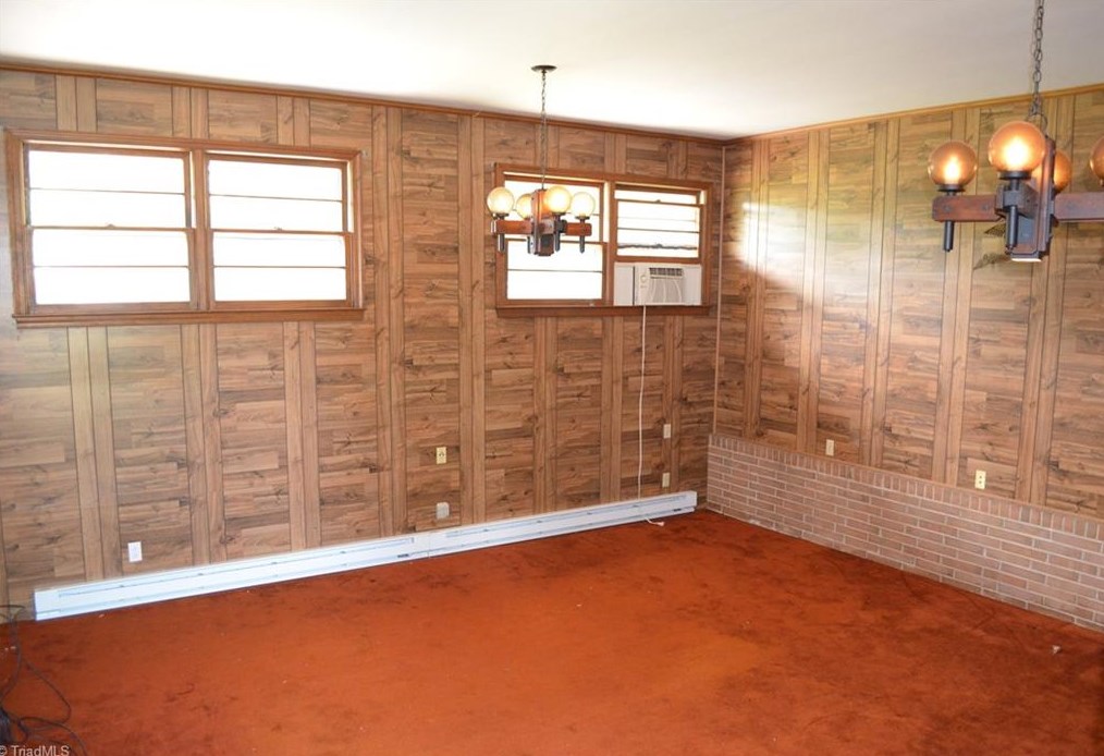 109 Auden Dr, Greensboro NC  27406-8108 exterior