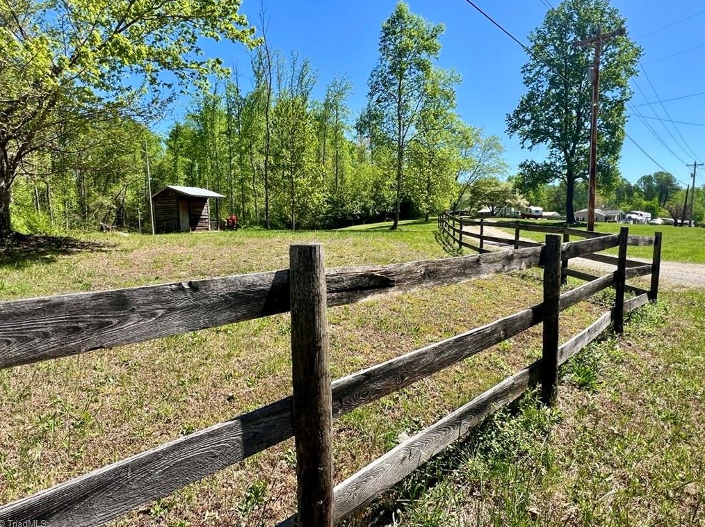 1148 Round Peak Church Rd, Mount Airy, NC 27030