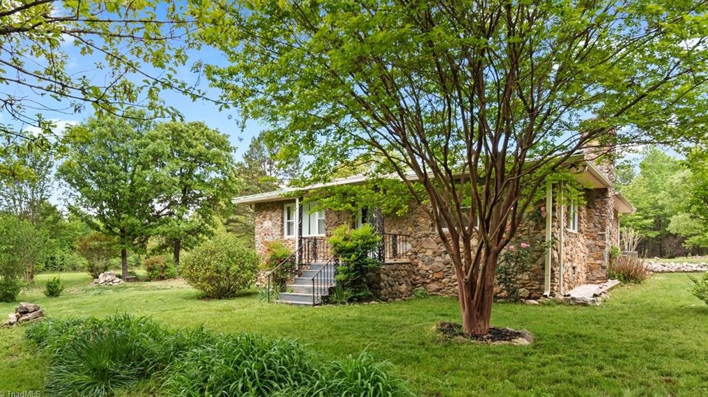 144 Woodard Rd, Lexington NC  27292-9431 exterior