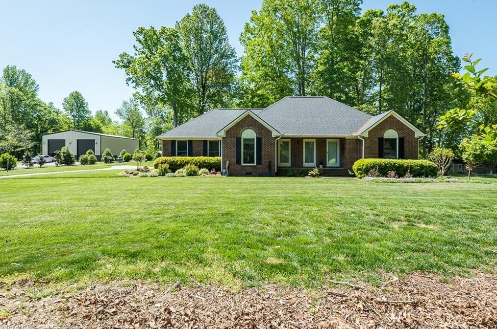 346 Canterwood Dr, Mebane, NC 27302-9709