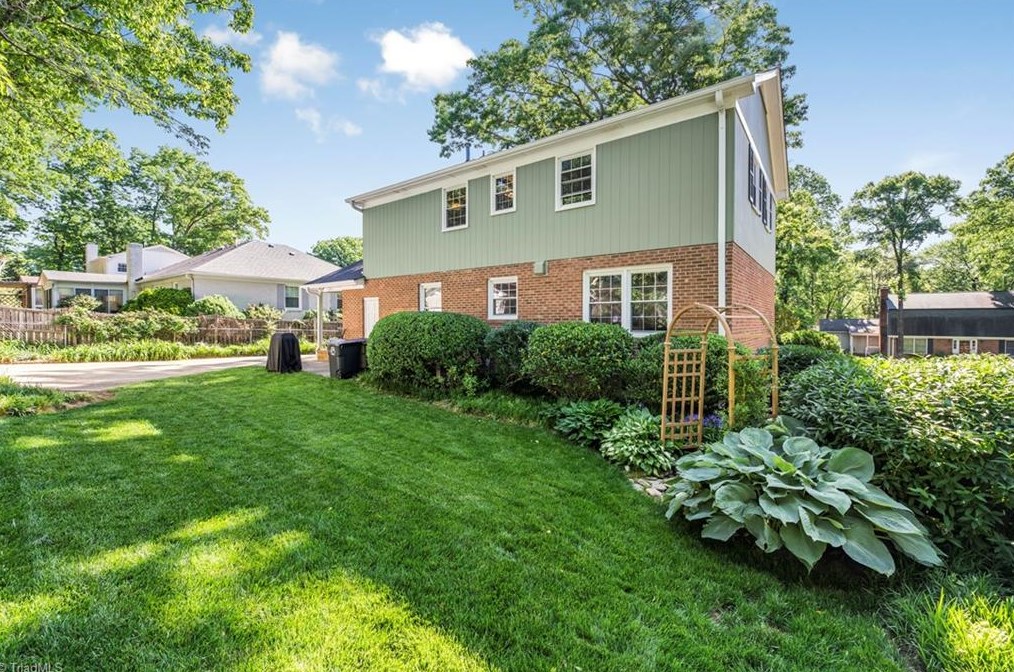 1719 Aftonshire Dr, Greensboro NC  27410-2920 exterior