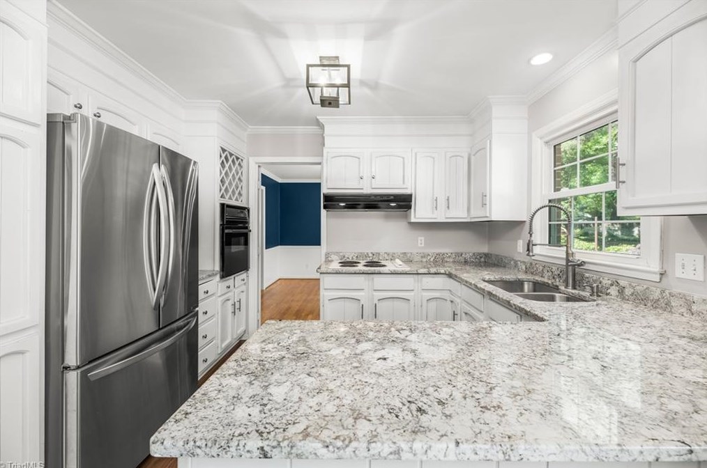 1719 Aftonshire Dr, Greensboro NC  27410-2920 exterior