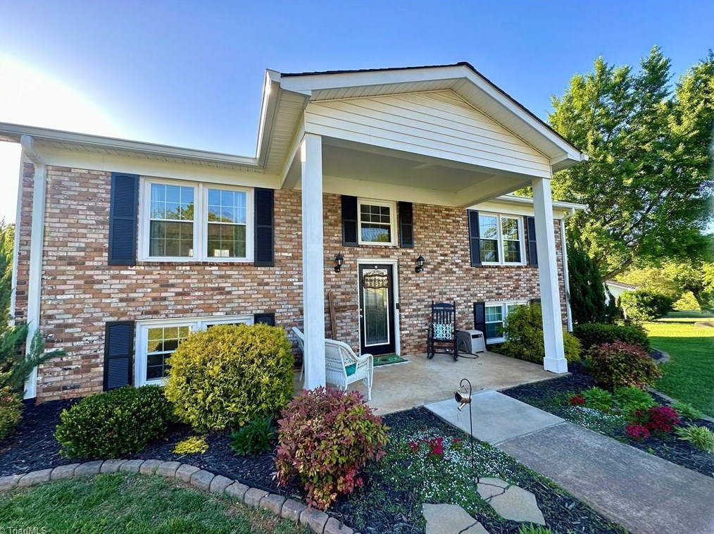 286 Greenbriar Rd, Wilbar, NC 28651