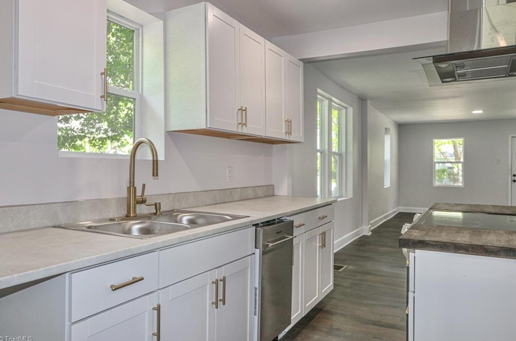 1946 Lyons St, Winston Salem, NC 27107-2424