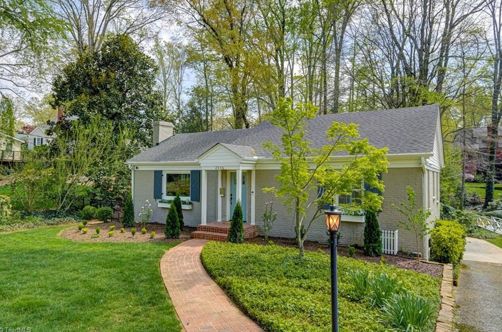 2514 Greenbrier Rd, Winston Salem, NC 27104-1010