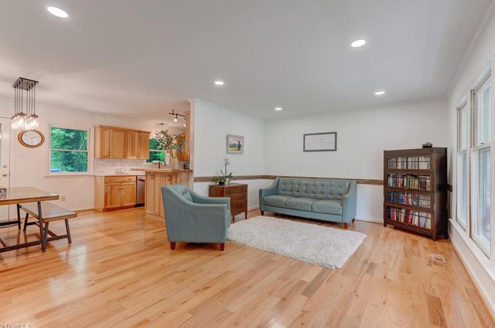 1411 Brookwood Dr, Reidsville, NC 27320