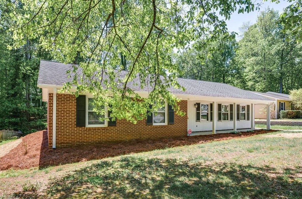 2121 Tarrywood Dr, Greensboro, NC 27455