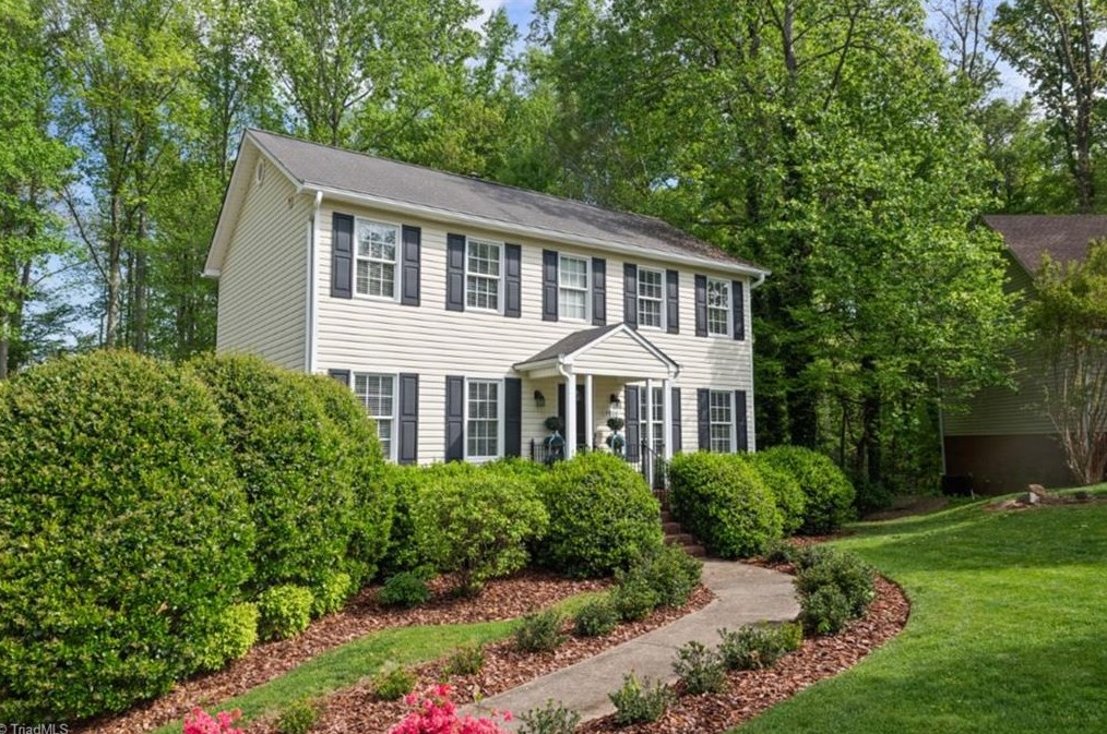 4000 Glenn Knoll Ct, Winston Salem, NC 27107-3783