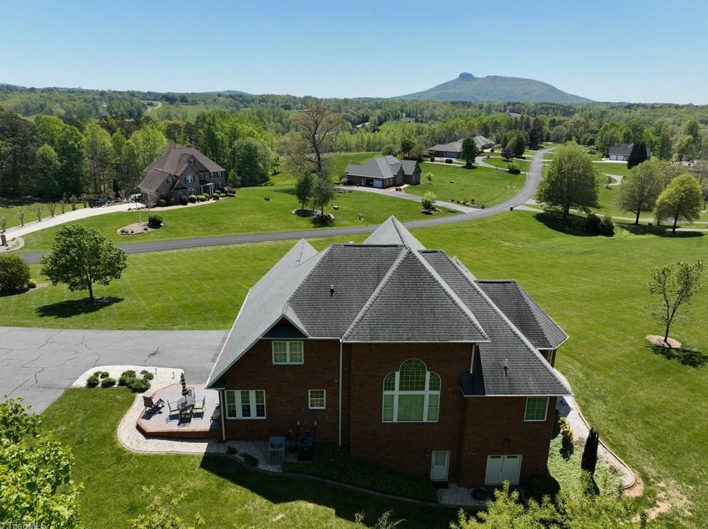 108 Toms Creek Bluff Ln, Pilot Mountain, NC 27041-7132