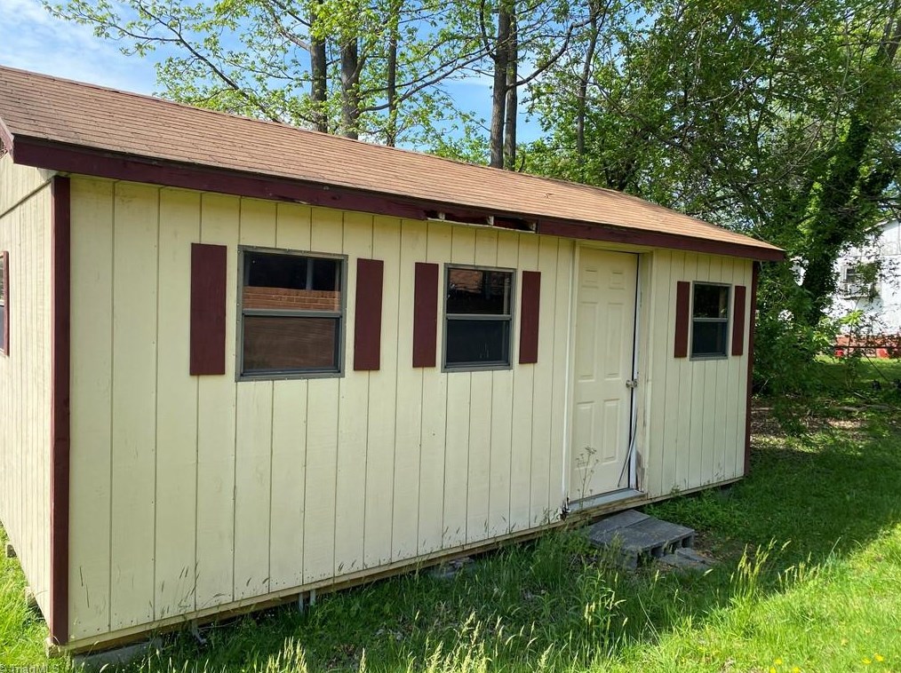 1408 Tarleton Ave, Burlington NC  27215-2136 exterior