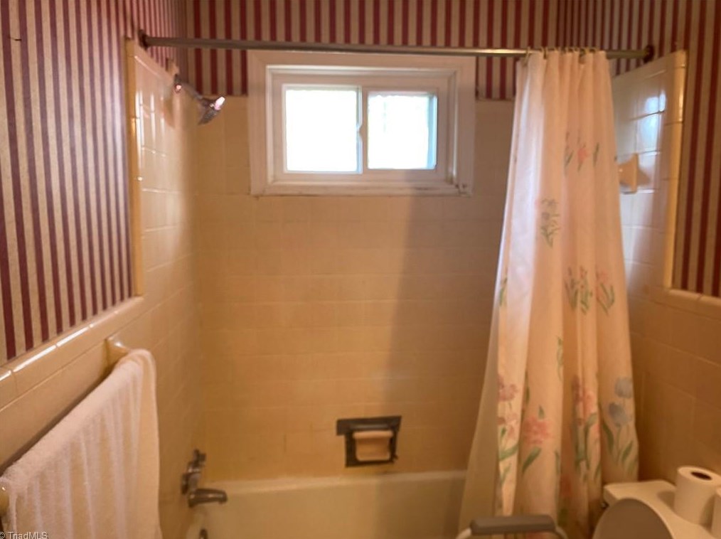 1408 Tarleton Ave, Burlington NC  27215-2136 exterior