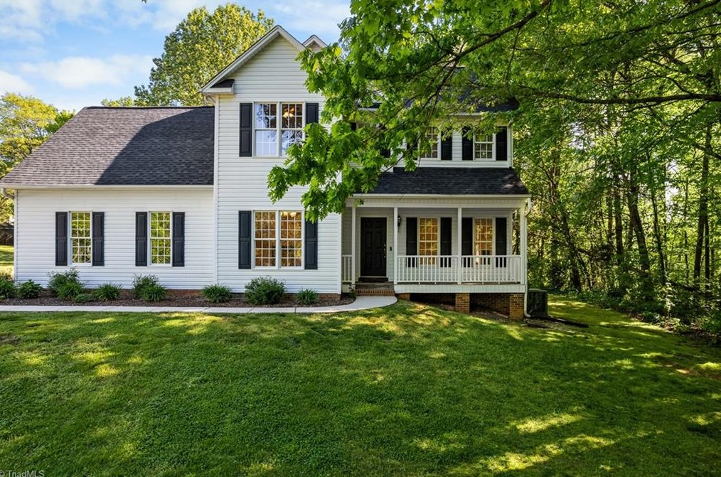 8106 Keating Ct, Oak Ridge, NC 27310-9662