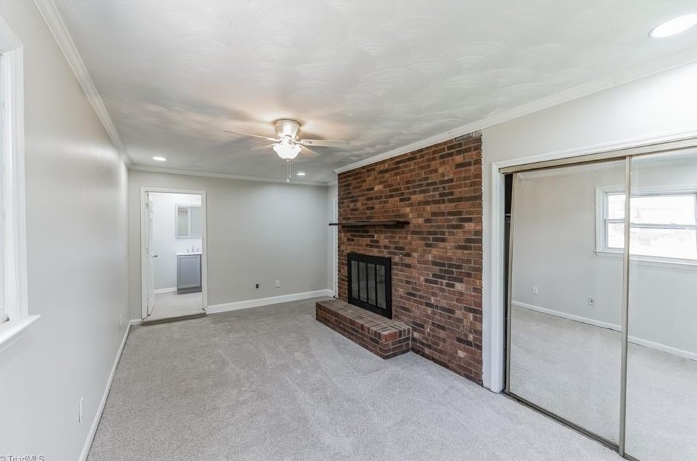109 Kingston Dr, King NC  27021-9573 exterior