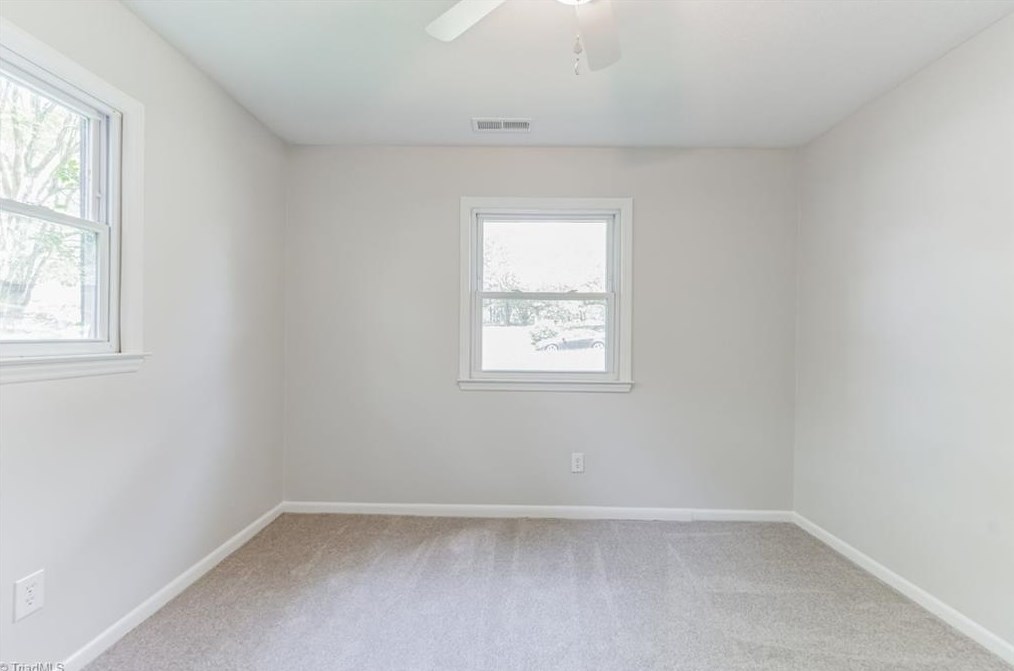 109 Kingston Dr, King NC  27021-9573 exterior