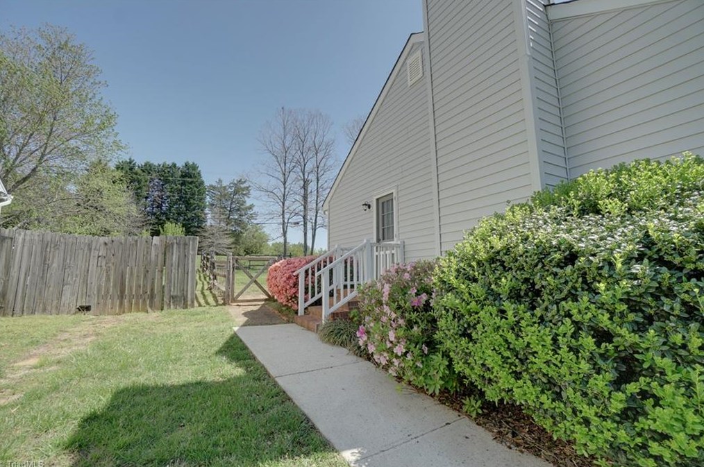 7100 Chaftain Pl, Greensboro NC  27410-8658 exterior