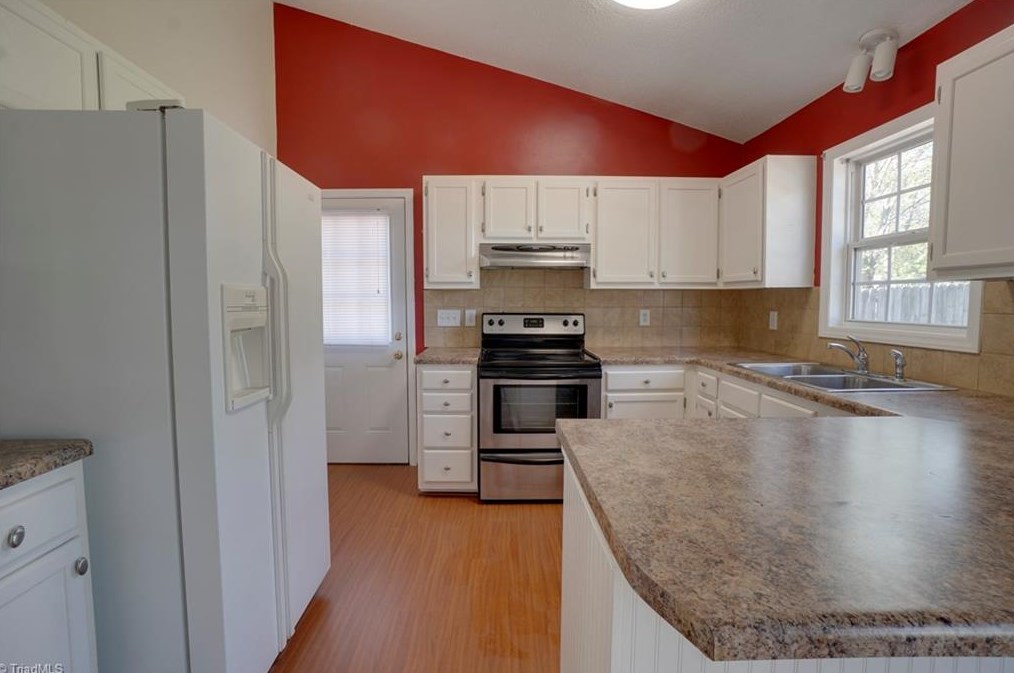 7100 Chaftain Pl, Greensboro NC  27410-8658 exterior