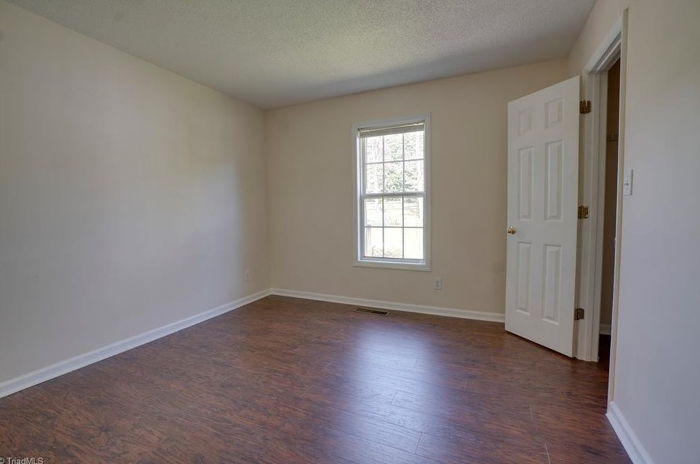 7100 Chaftain Pl, Greensboro NC  27410-8658 exterior