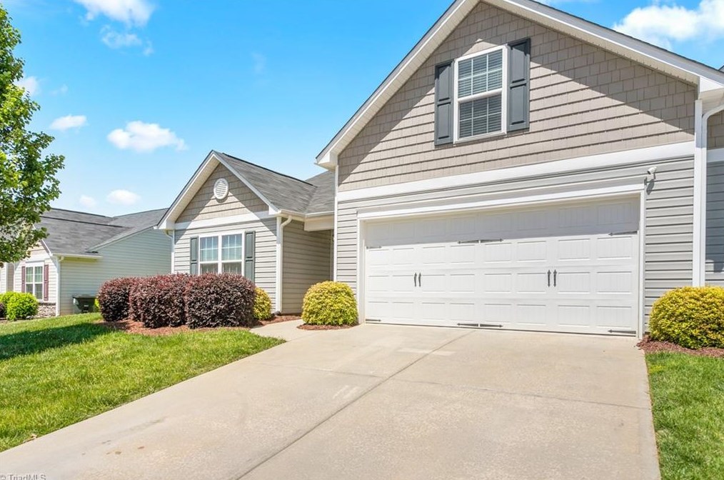 1002 Gold Cir, Mebane, NC 27302