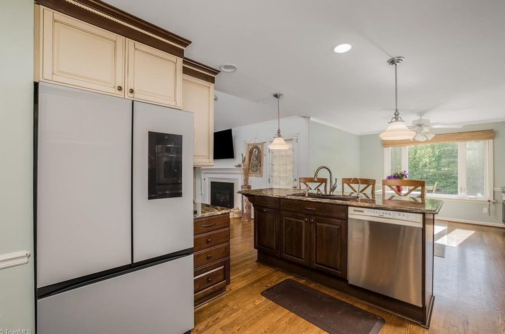 3503 Turnberry Ln, Greensboro NC 27410-8227 exterior