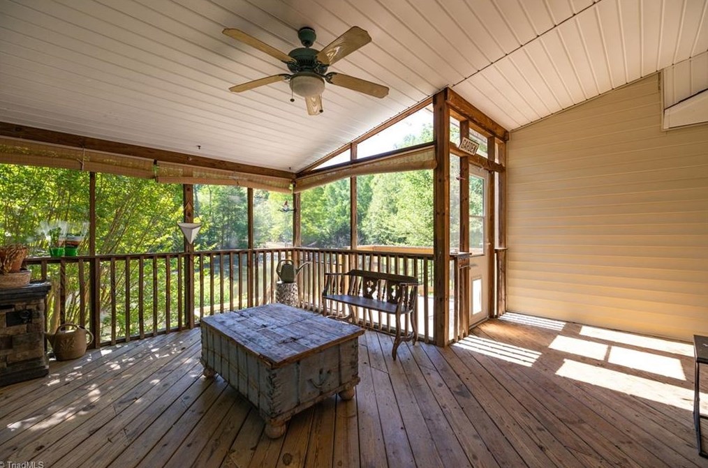 3503 Turnberry Ln, Greensboro NC 27410-8227 exterior