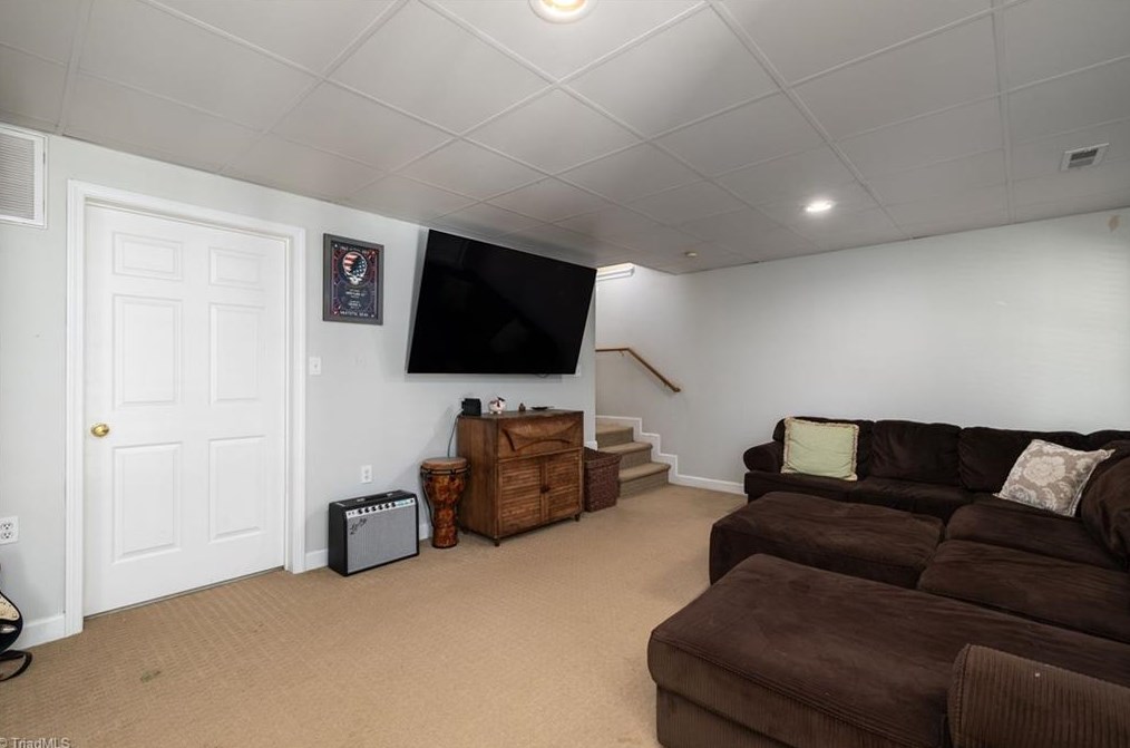 3503 Turnberry Ln, Greensboro NC 27410-8227 exterior