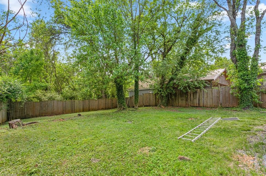 1208 Anderson Pl, High Point NC  27260-6807 exterior