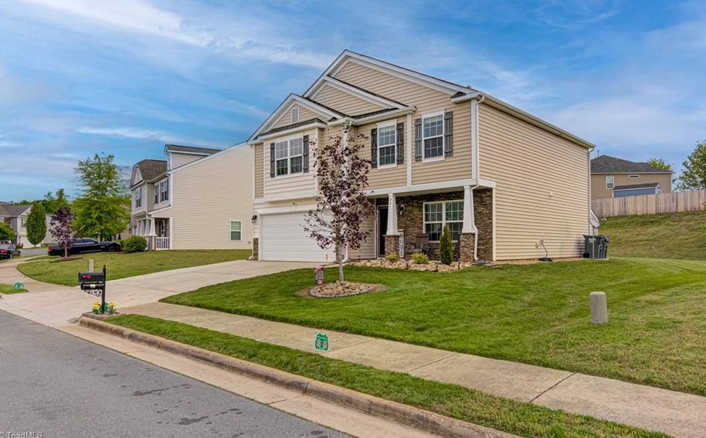 711 Traveller Dr, Whitsett NC  27377-8790 exterior