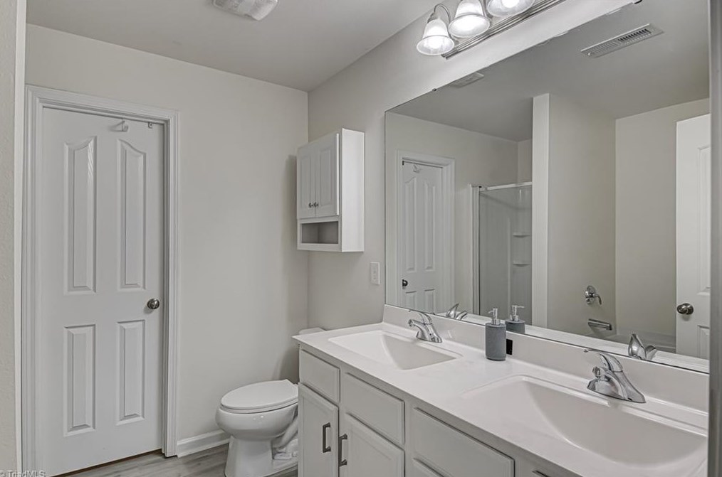 711 Traveller Dr, Whitsett NC  27377-8790 exterior