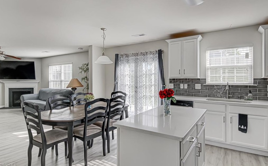 711 Traveller Dr, Whitsett NC  27377-8791 exterior