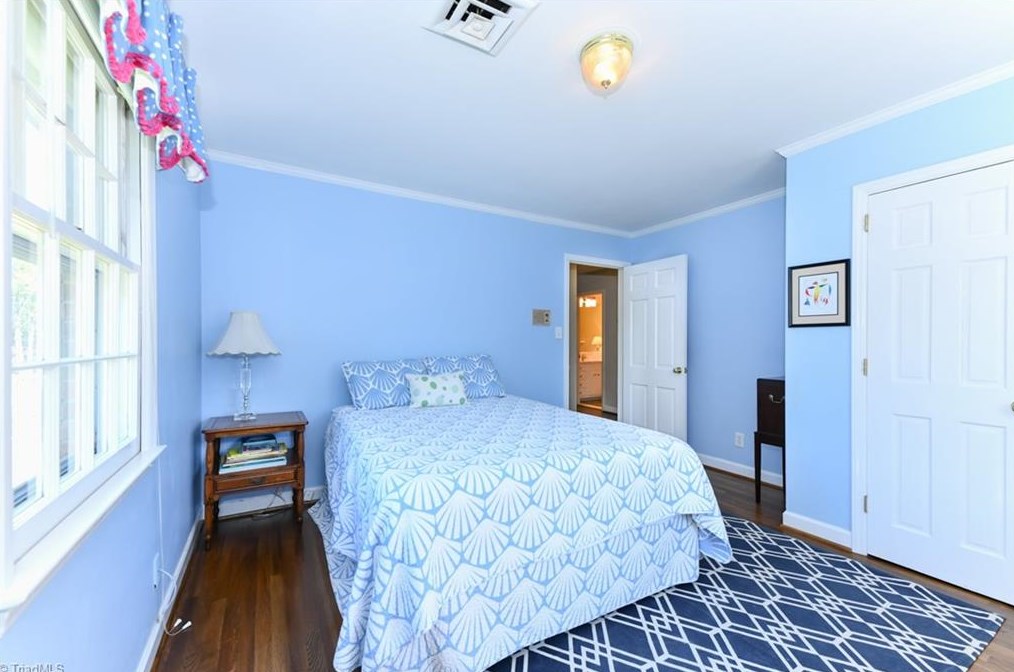 4217 Tallwood Dr, Greensboro NC  27410-4523 exterior